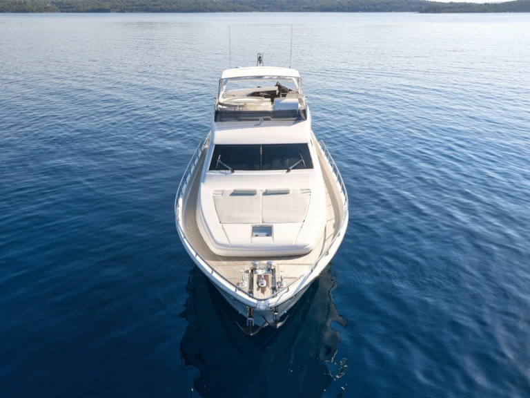 Location Yacht Ferretti avec permis