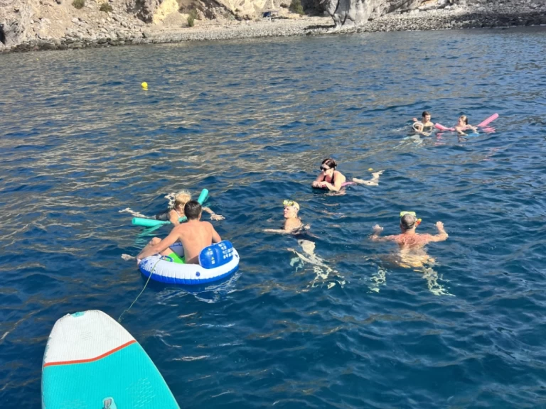 Location Bateau à moteur Astondoa avec permis