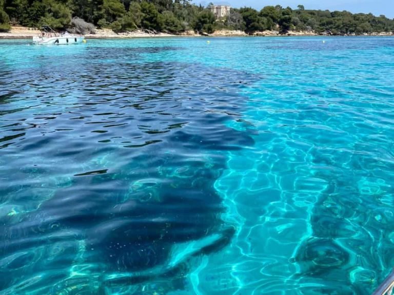 Louez un Bénéteau Flyer 6 SUNdeck à Cannes