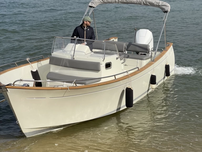 Louer Bateau à moteur avec ou sans skipper Rhea à Lège-Cap-Ferret