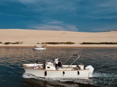 Hire a Rhea RHEA 27 Lège-Cap-Ferret