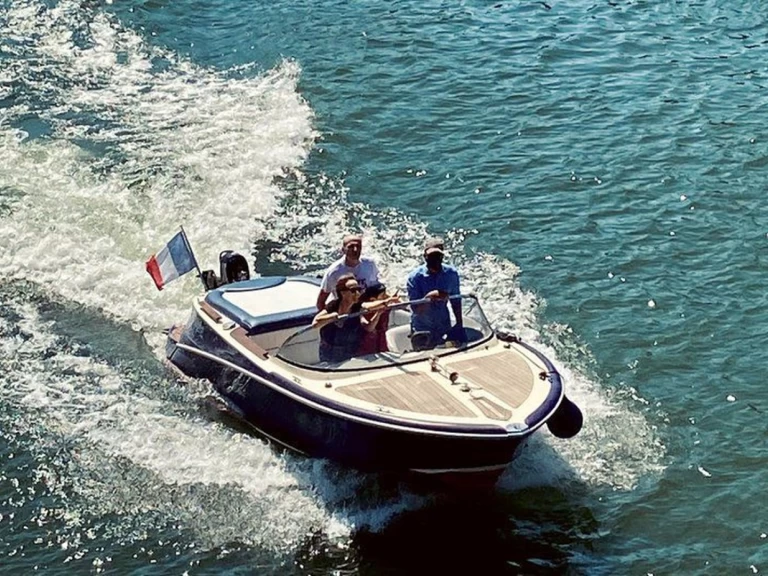 Louez un Quicksilver Classic 20 à Saint-Cloud