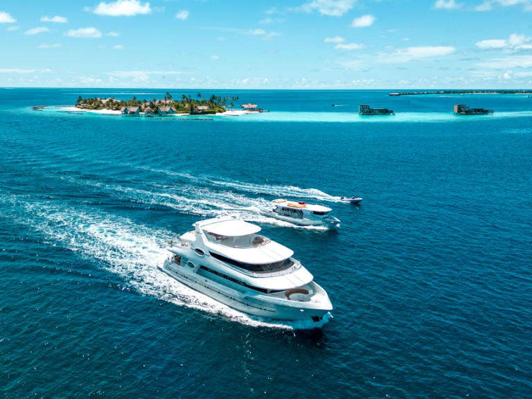 Louez un  Jeanneau Luxury Sailing Yacht à Malé