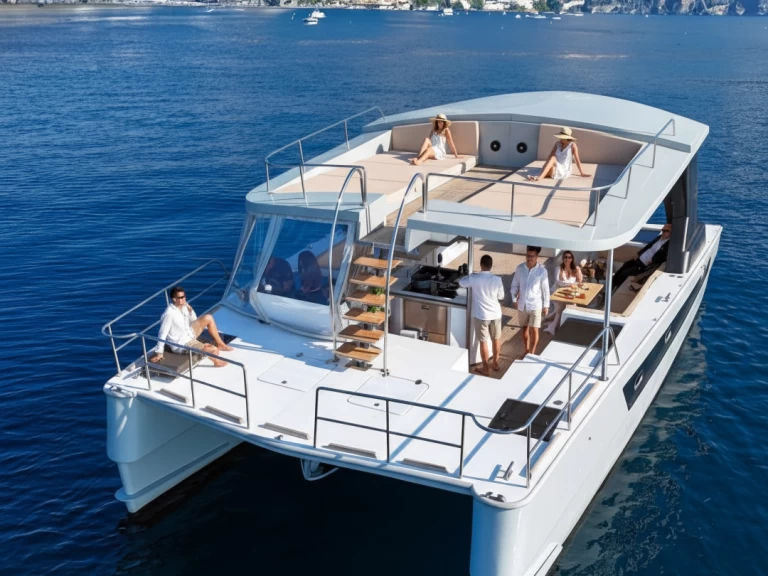 Louer Bateau à moteur avec ou sans skipper CAT à Naples