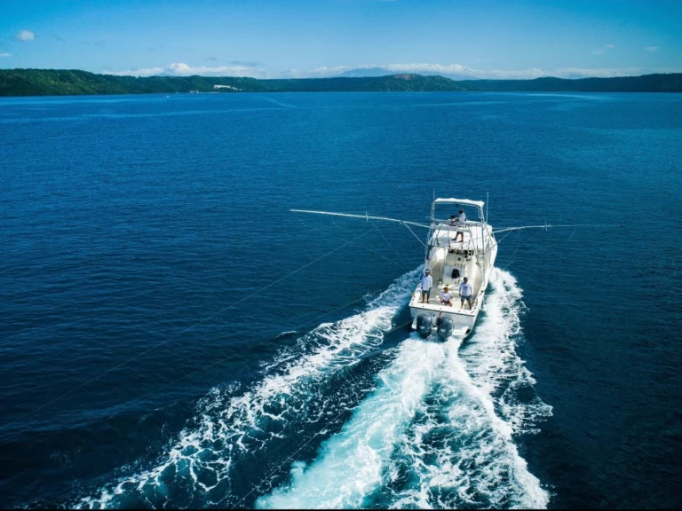 Location Bateau à moteur Custom avec permis