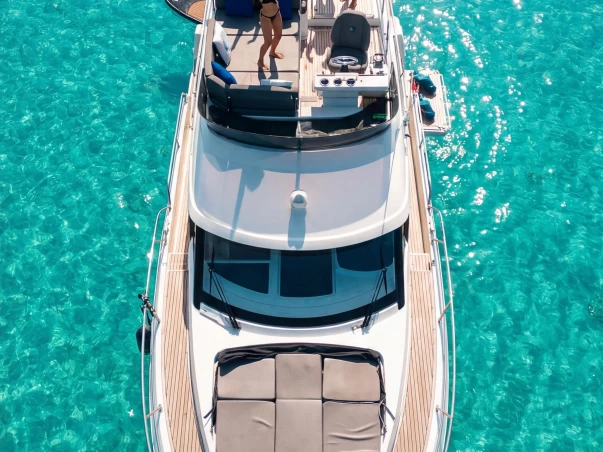 Bénéteau Antares 12 a louer à Portisco