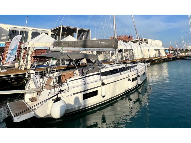 Louez un Bavaria Bavaria C42 à Cecina