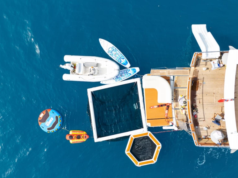 Location bateau Canados Canados 90' à Monaco-Ville sur Samboat