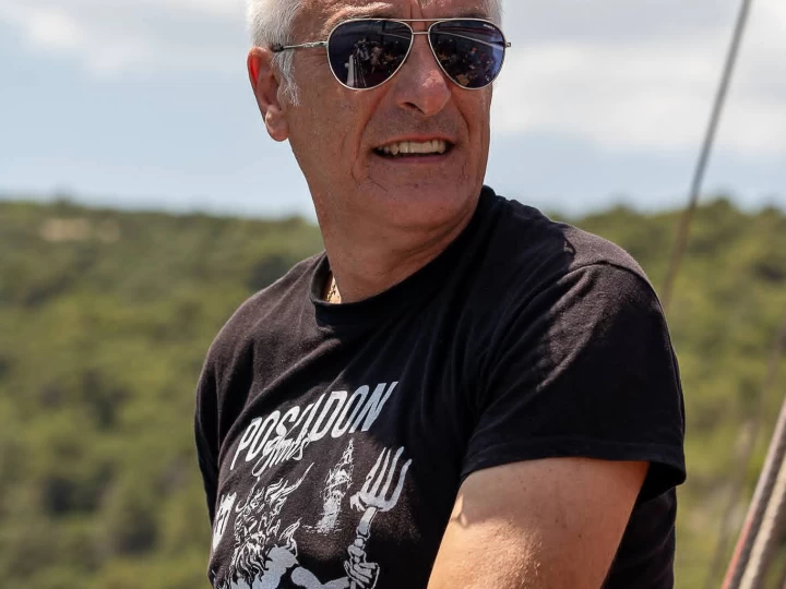 Location Bateau à moteur Wooden boat avec permis