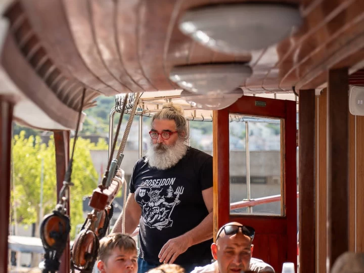 Bateau à moteur à louer à Omiš au meilleur prix