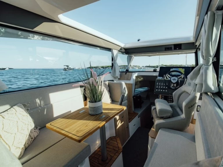 Location bateau Éleusis pas cher Nordkapp Coupe 905