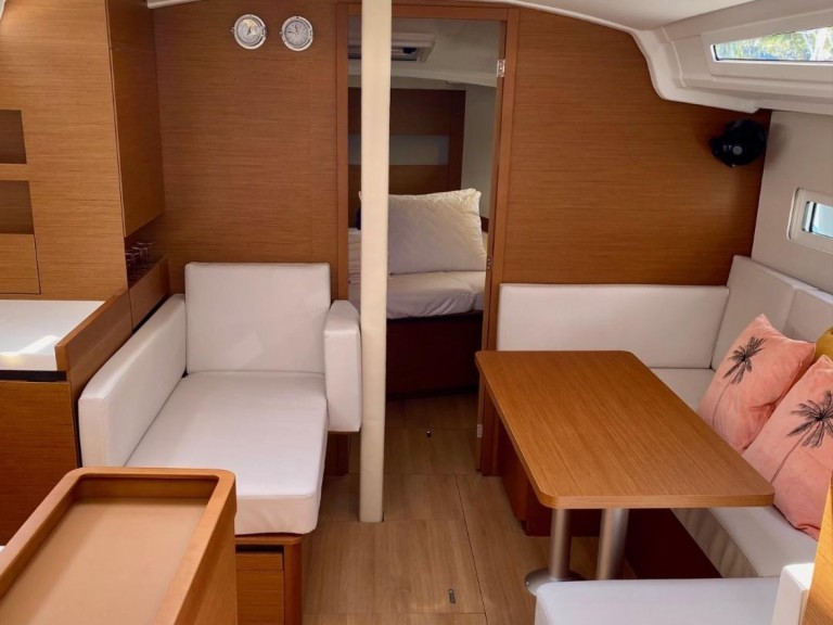 Jeanneau Sun Odyssey 410 (2023) a louer à Lefkáda