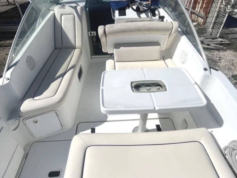 Location Bateau à moteur à Bormes-les-Mimosas - Bénéteau Flyer 701