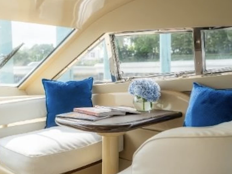 Bateau à moteur à louer à Bang Kho Laem au meilleur prix