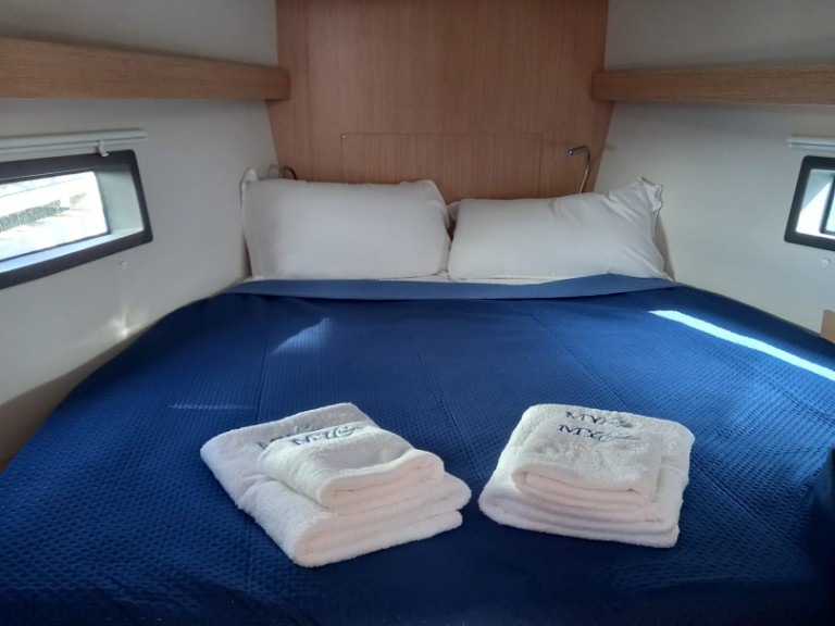 Location bateau Cecina pas cher Bavaria C42