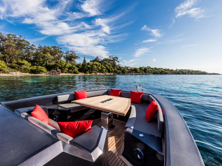 Bateau à moteur à louer à Monaco au meilleur prix