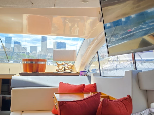 Louer Bateau à moteur avec ou sans skipper PHANTOM à État de Rio de Janeiro