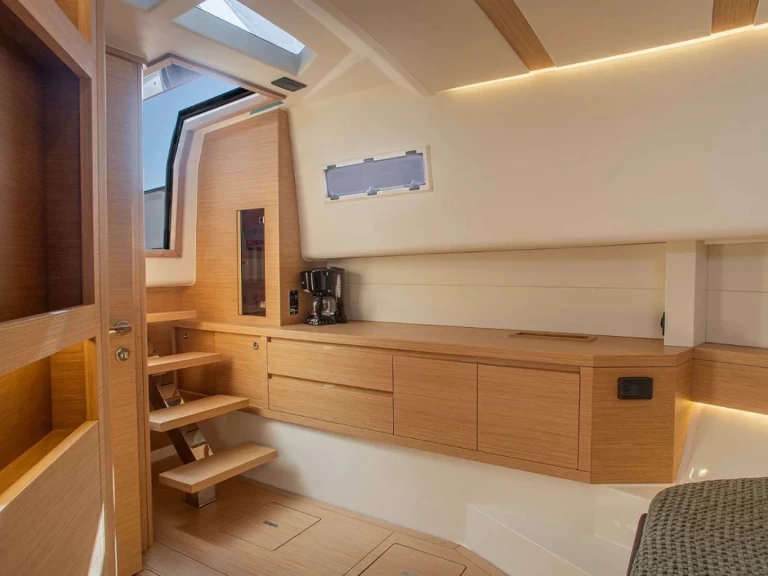 Louer Bateau à moteur avec ou sans skipper Pardo Yachts à Saint-Tropez