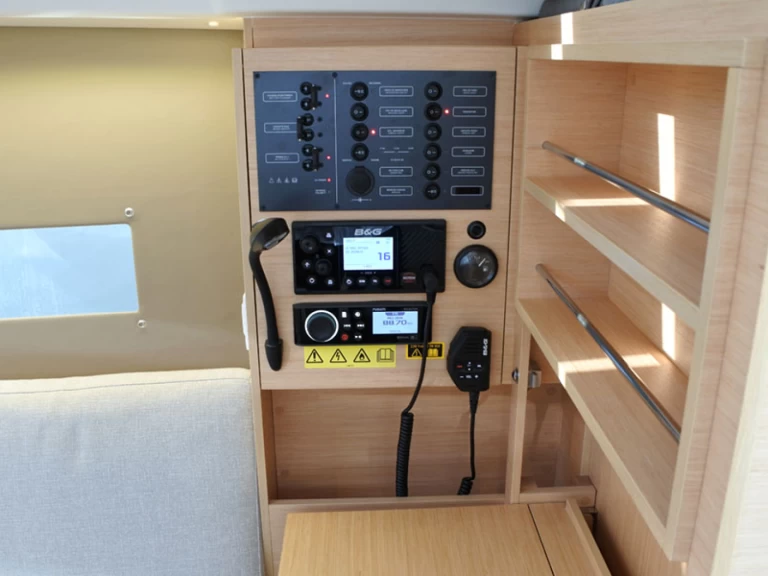 Louez un Bénéteau Oceanis 30.1 à Barcelone