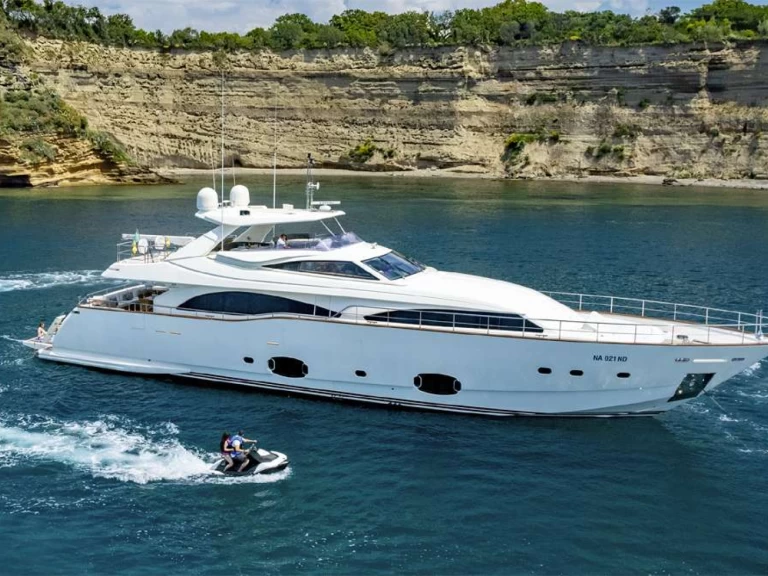 Location bateau Custom Line Anne Marie à Naples sur Samboat