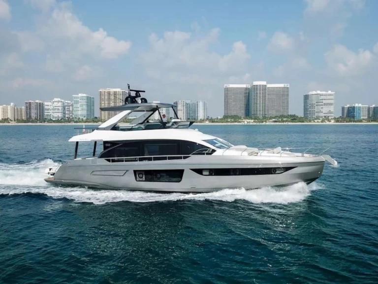 Location Yacht à Miami - Azimut Spysea