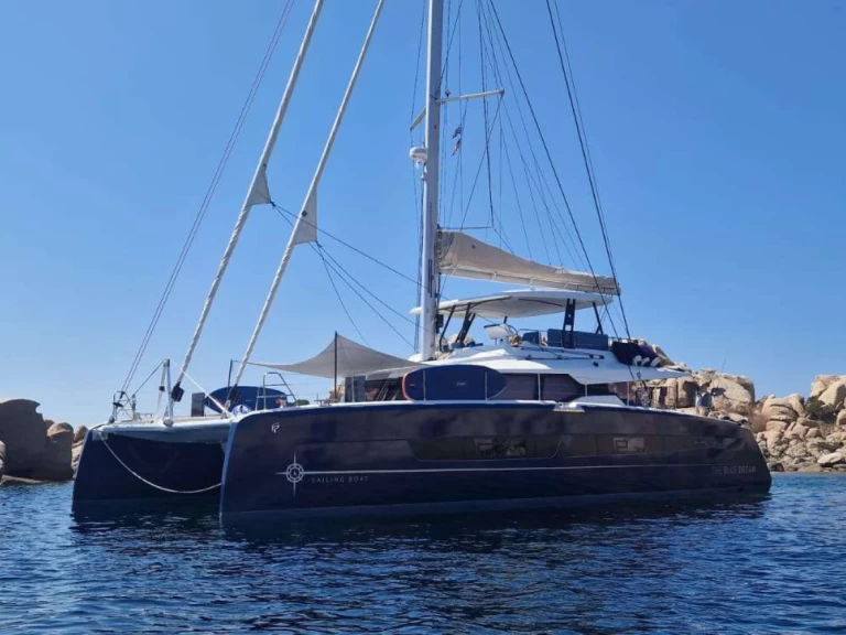 Location Catamaran à Corse - Fountaine Pajot The Blue Dream