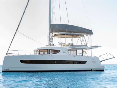 Yacht à louer à Álimos au meilleur prix