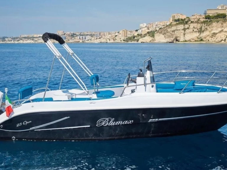 Louer Bateau à moteur avec ou sans skipper Blumax à Taormina
