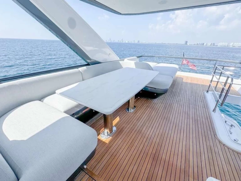 Location Yacht à Miami - Azimut Spysea