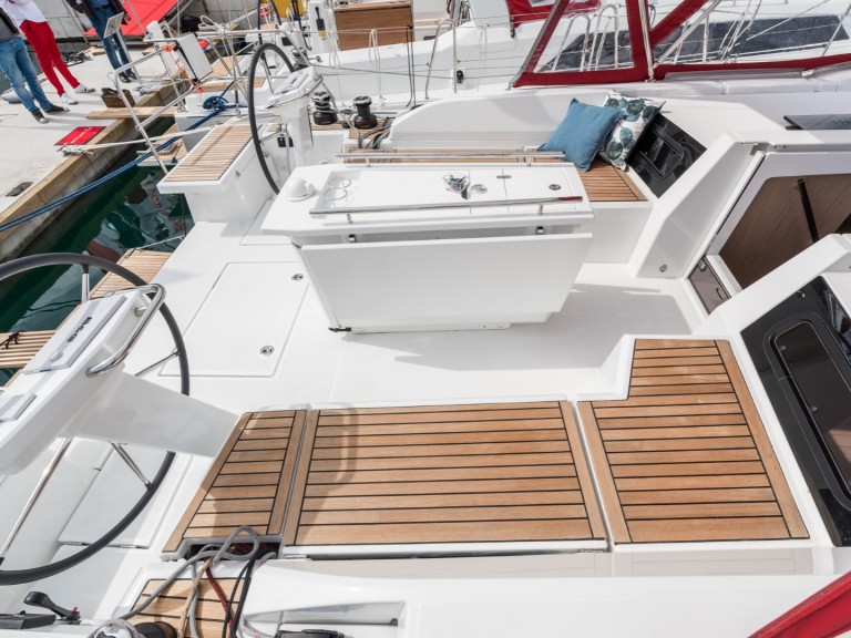 Bénéteau Oceanis 46.1 a louer à Pomer