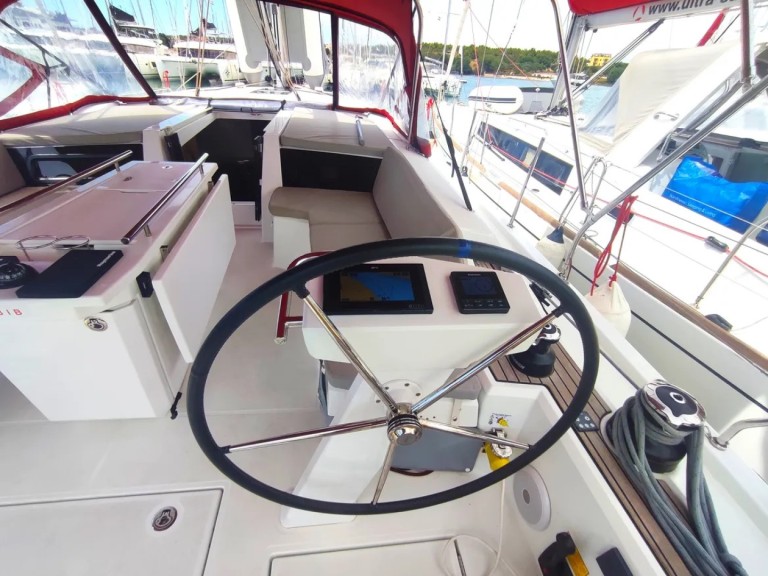 Bénéteau Oceanis 46.1 a louer à Pomer