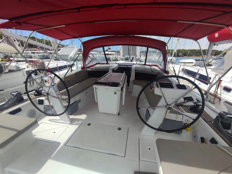 Location bateau Bénéteau Oceanis 46.1 à Pomer sur Samboat