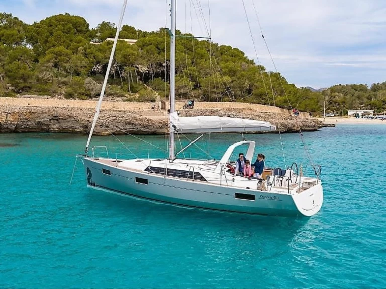 Louer Voilier avec ou sans skipper Bénéteau à Álimos