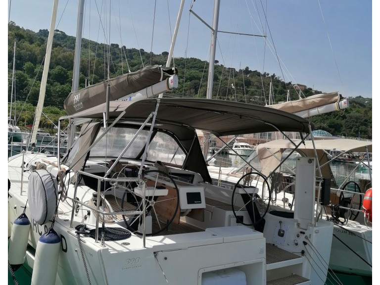 Location à Capo d'Orlando - Dufour Dufour 390 Grand Large sur SamBoat
