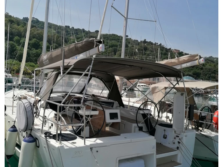 Location à Capo d'Orlando - Dufour Dufour 390 Grand Large sur SamBoat