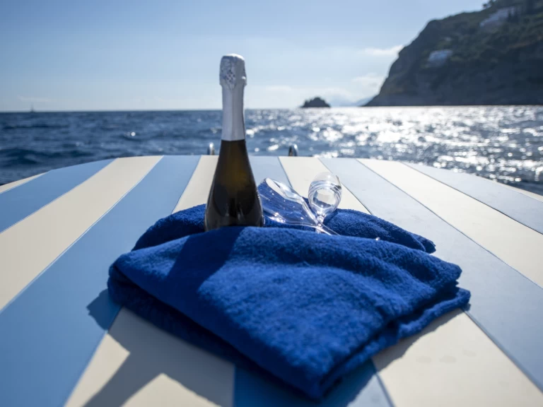 Gozzo 34 FT a louer à Positano