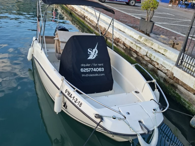 Bateau à moteur à louer à Estepona au meilleur prix