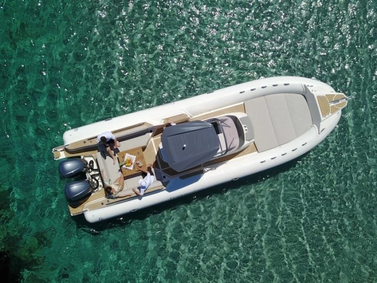 Location à Marine de Sant'Ambrogio - Capelli CAPELLI 1000 TEMPEST CC sur SamBoat