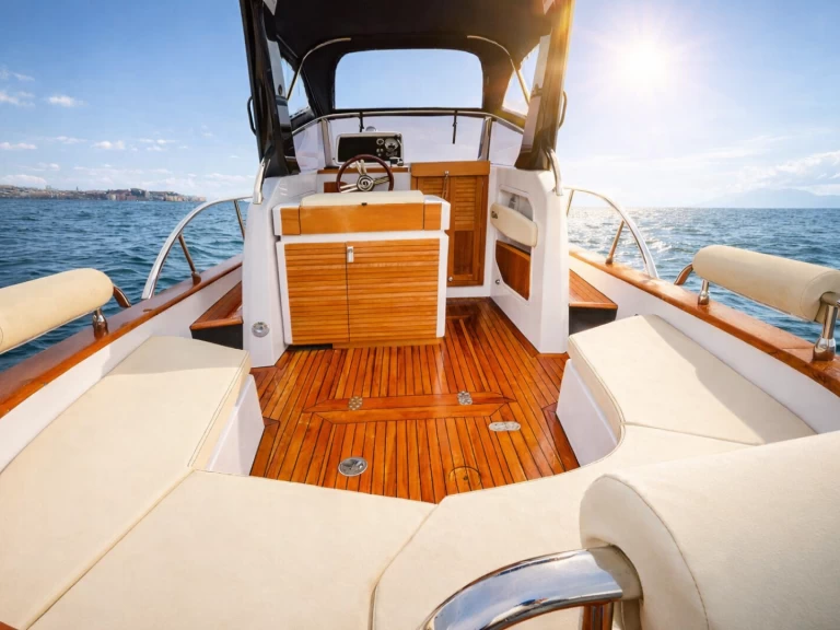 Louer Bateau à moteur avec ou sans skipper Salpa à Massa Lubrense