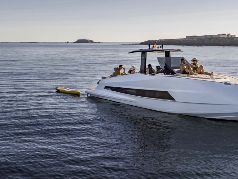 Location Bateau à moteur à Lagos - Astondoa 377 Coupe