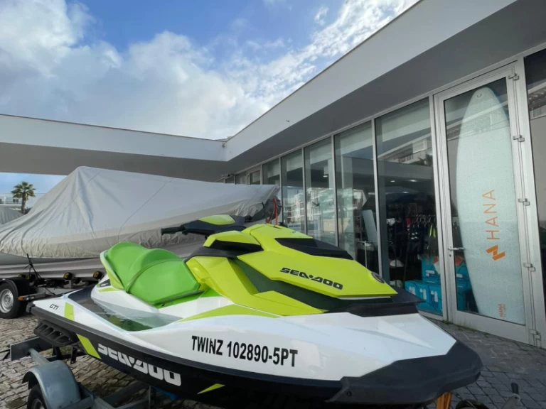 Location Jet ski Sea-Doo avec permis