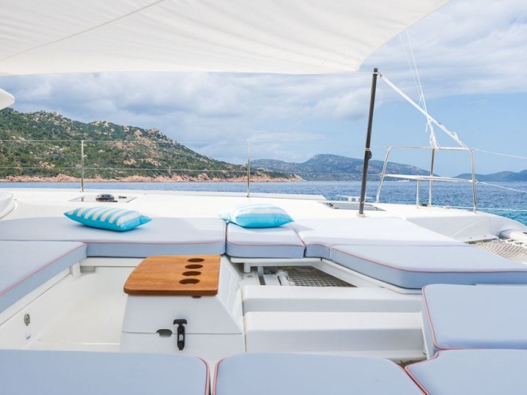 Location bateau Nisida pas cher Lagoon 46 Iconic