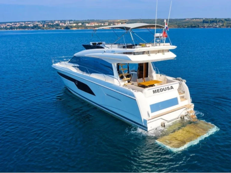 Location à Split - Jeanneau Prestige 520 Flybridge - 3 + 1 cab. sur SamBoat