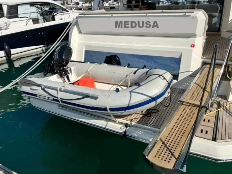 Louez un Jeanneau Prestige 520 Flybridge - 3 + 1 cab. à Split