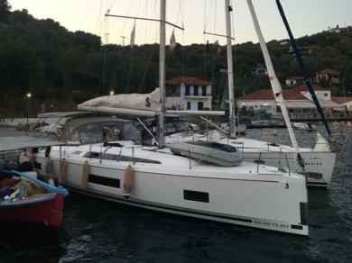 Ein Bénéteau Oceanis 46.1 mieten in Páleros