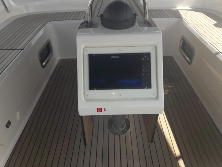 Louer Voilier avec ou sans skipper Bavaria à Salamína