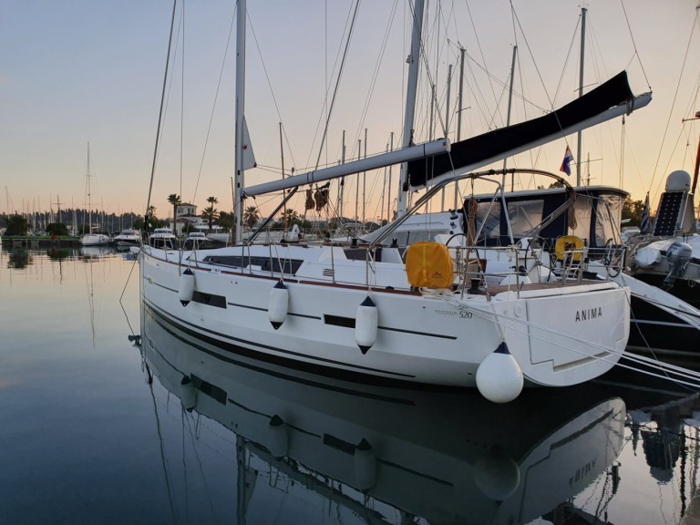 Location à Gouviá - Dufour Dufour 520 Grand Large sur SamBoat