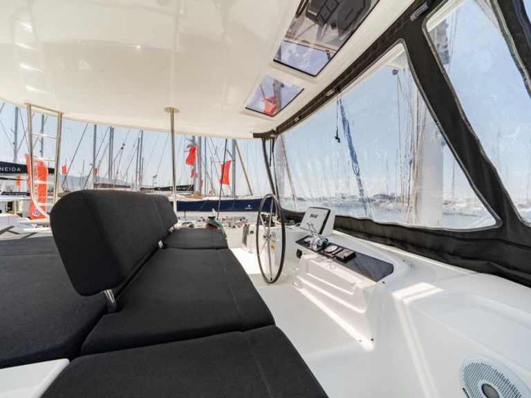 Location bateau Lagoon Lagoon 46 à Álimos sur Samboat