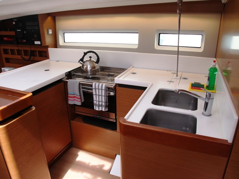 Jeanneau Sun Odyssey 440 a louer à Benítses