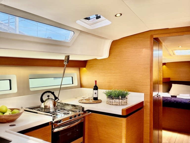 Location bateau Jeanneau Sun Odyssey 490 à Piso Livadi sur Samboat